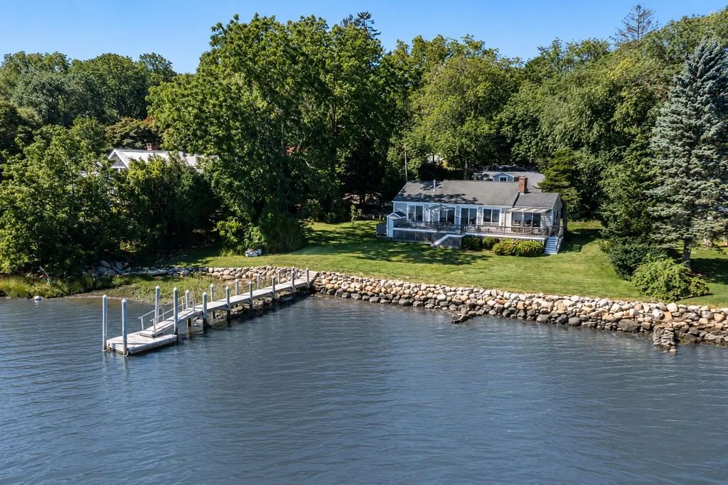 1380h Drift Road, Westport