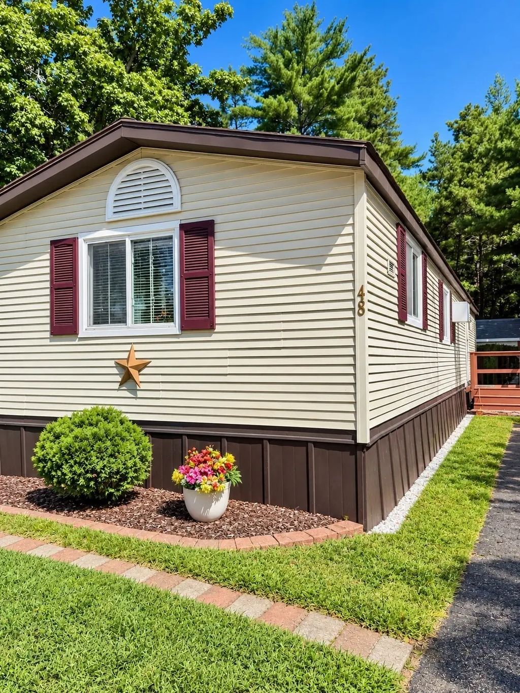 48 David Rd, Carver
