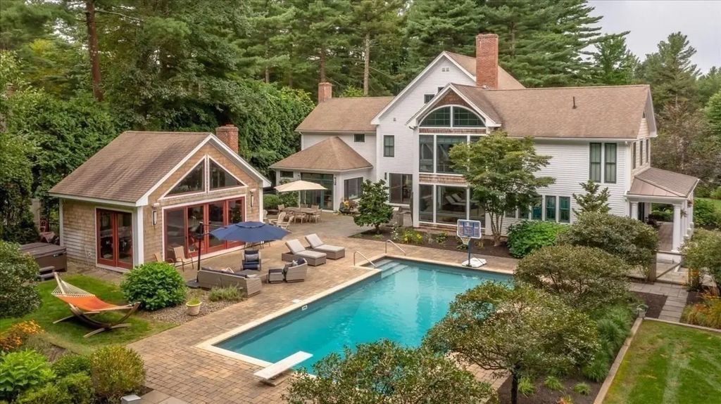 11 Gilbert Way, Millbury