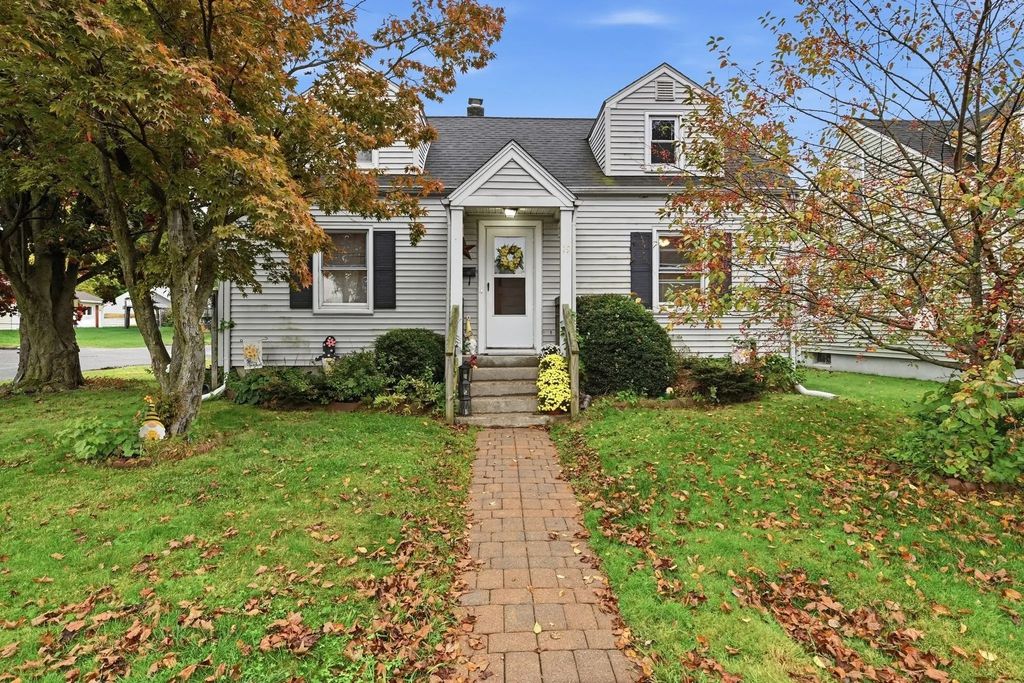 19 Magnolia Ter, Chicopee