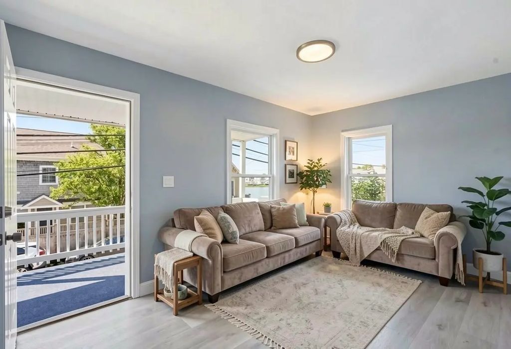 26 Bay Street #1, Hull