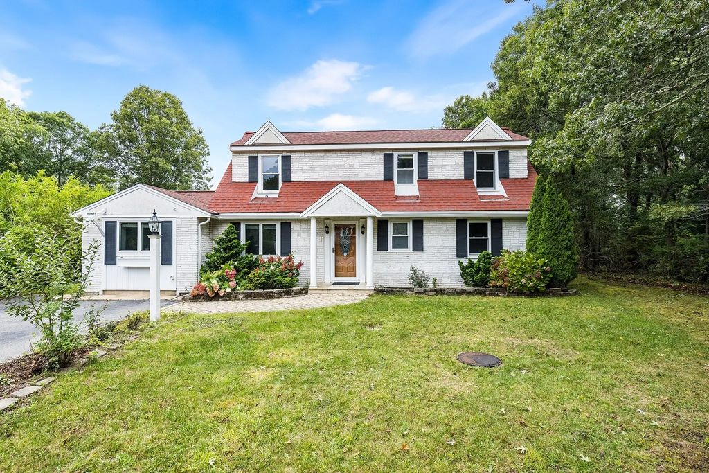 9 E Harbor Cir, Falmouth