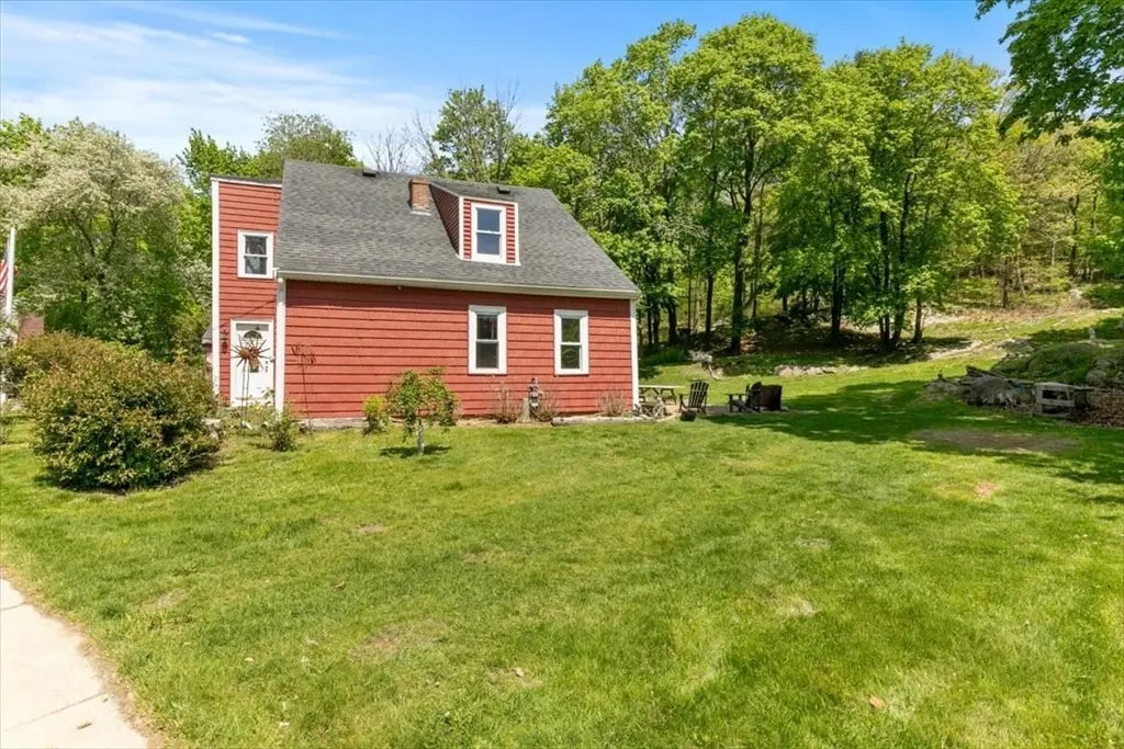 135 Hart St, Beverly