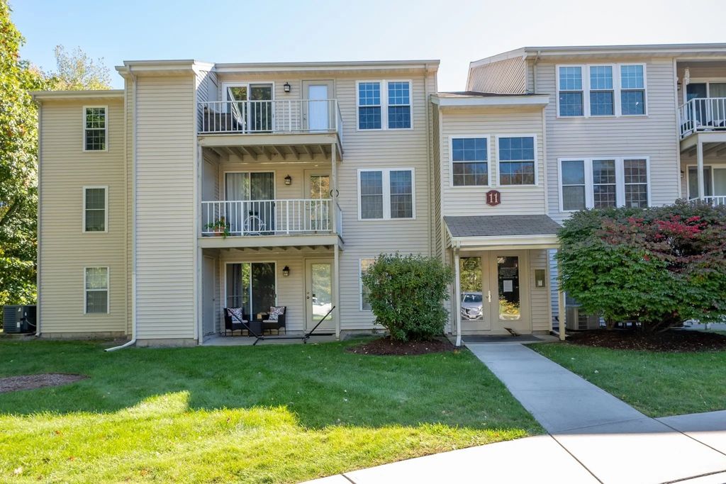 11 Thoreau Ct #2, Natick