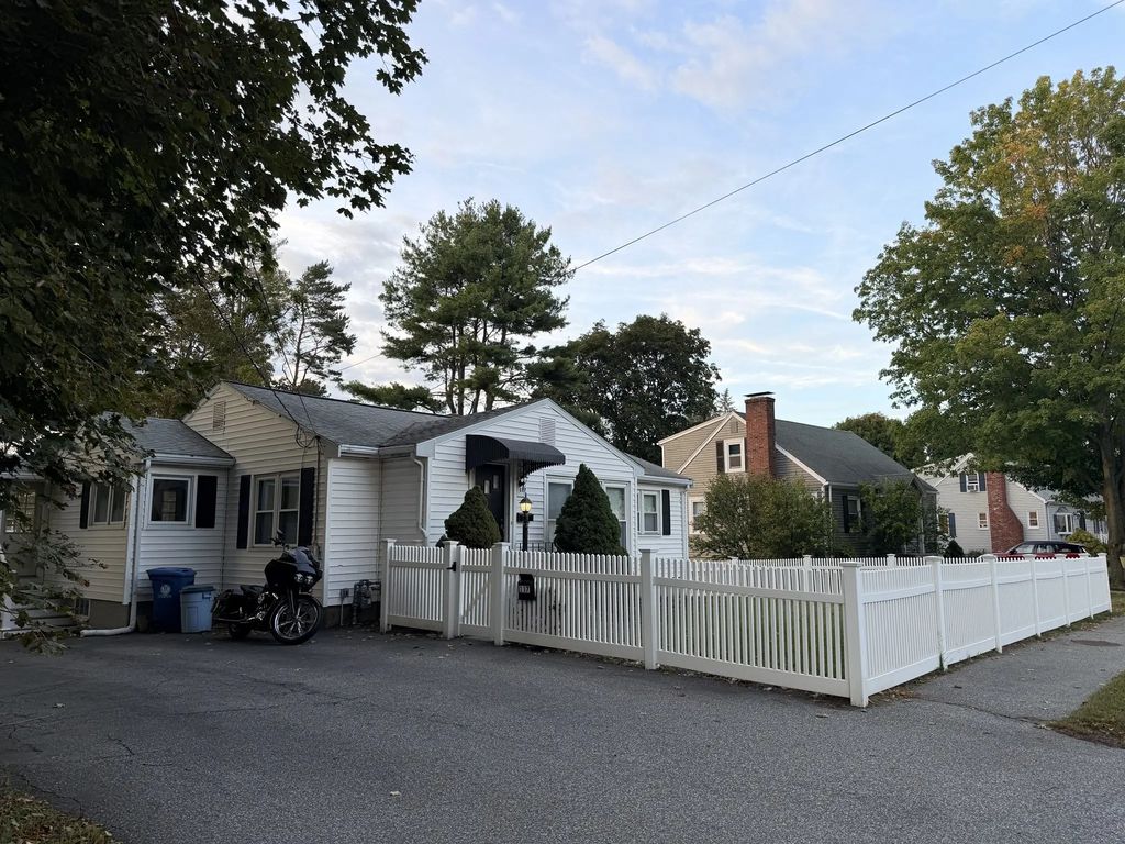 117 Salem St, Wakefield