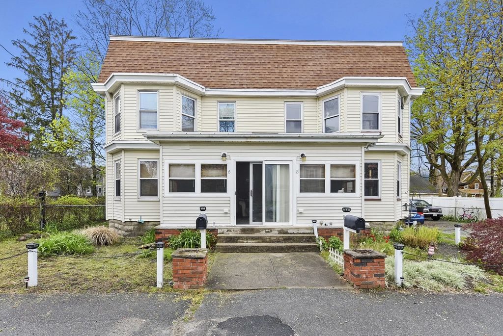 8 Fletcher St #8, Ayer