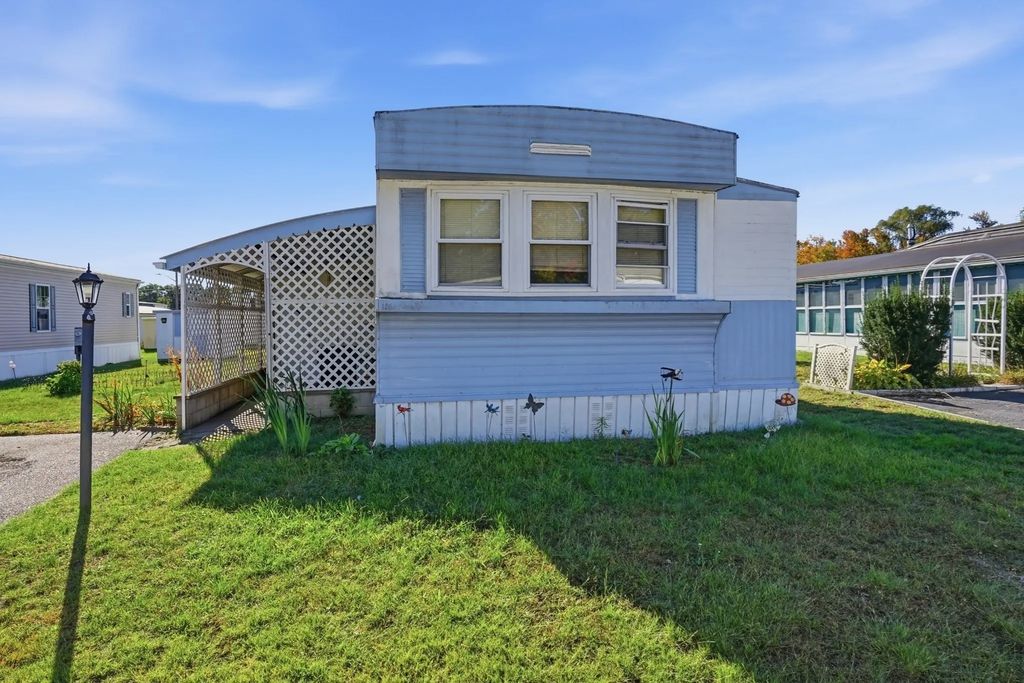 106 Lucy Drive, Attleboro