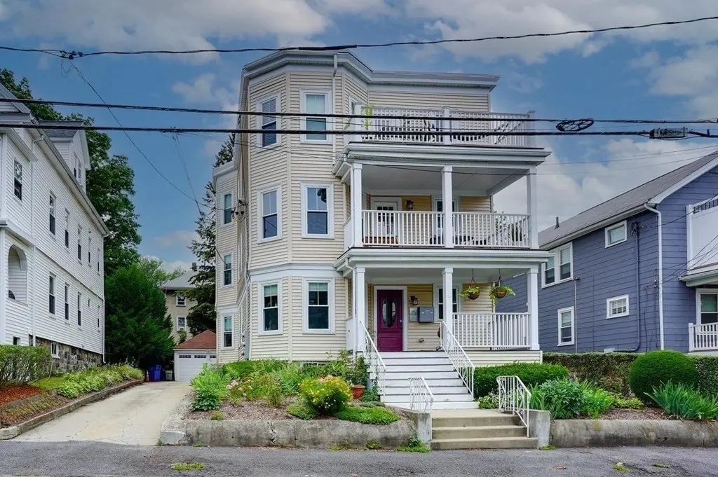 26 Park Rd #2, Belmont