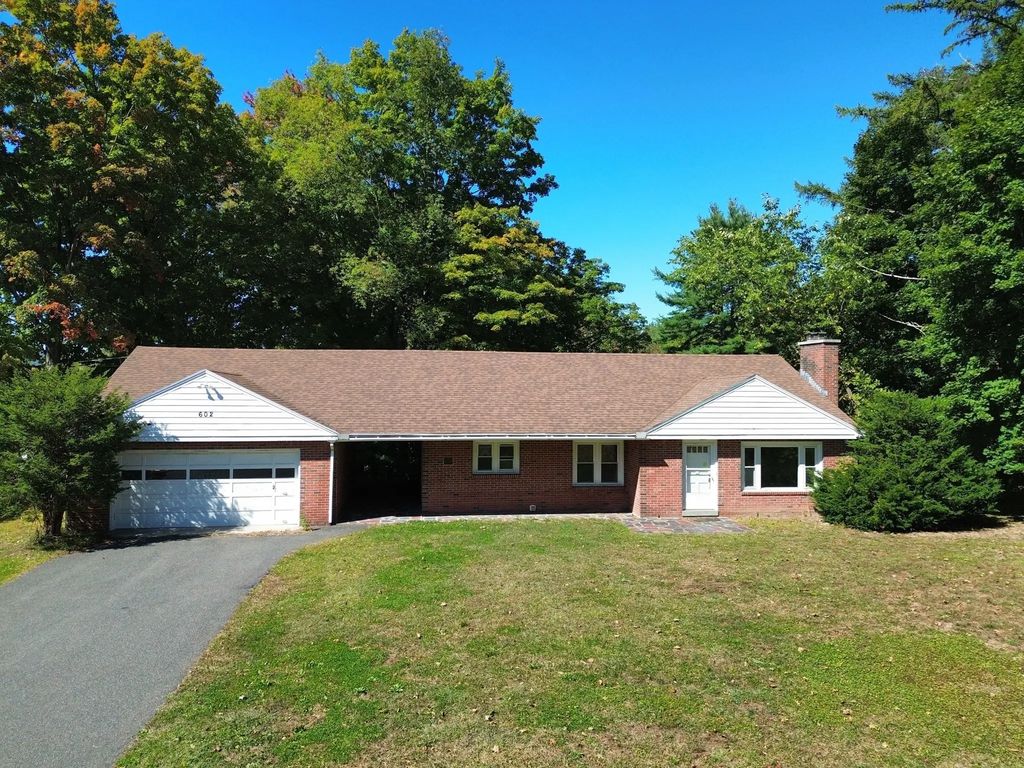 602 Bernardston Rd, Greenfield