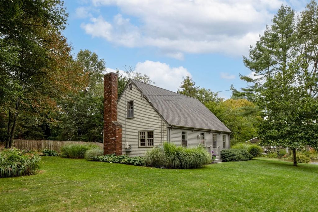 7 Bayberry Ln, Mattapoisett