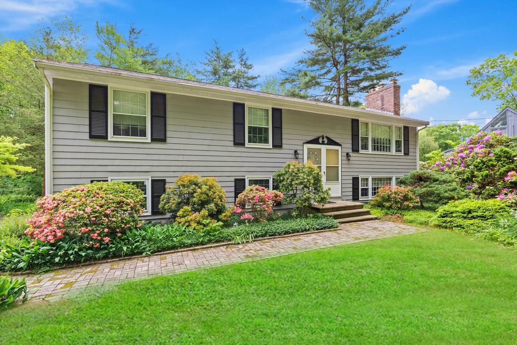 6 Conant Street, Acton