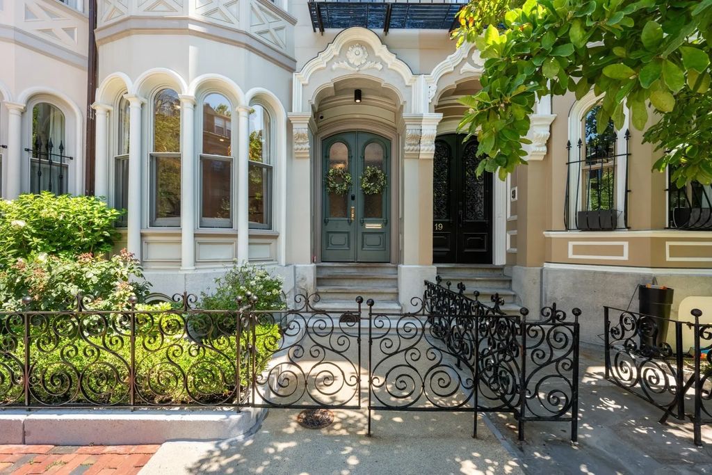 21 Rutland Square, Boston
