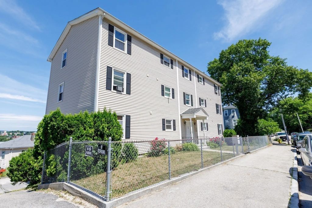 170 Perry Ave #3a, Worcester