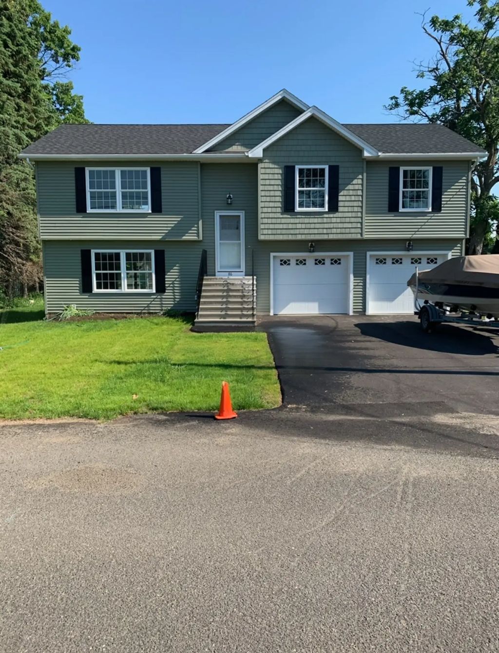 86 Beaumont Ave, Chicopee
