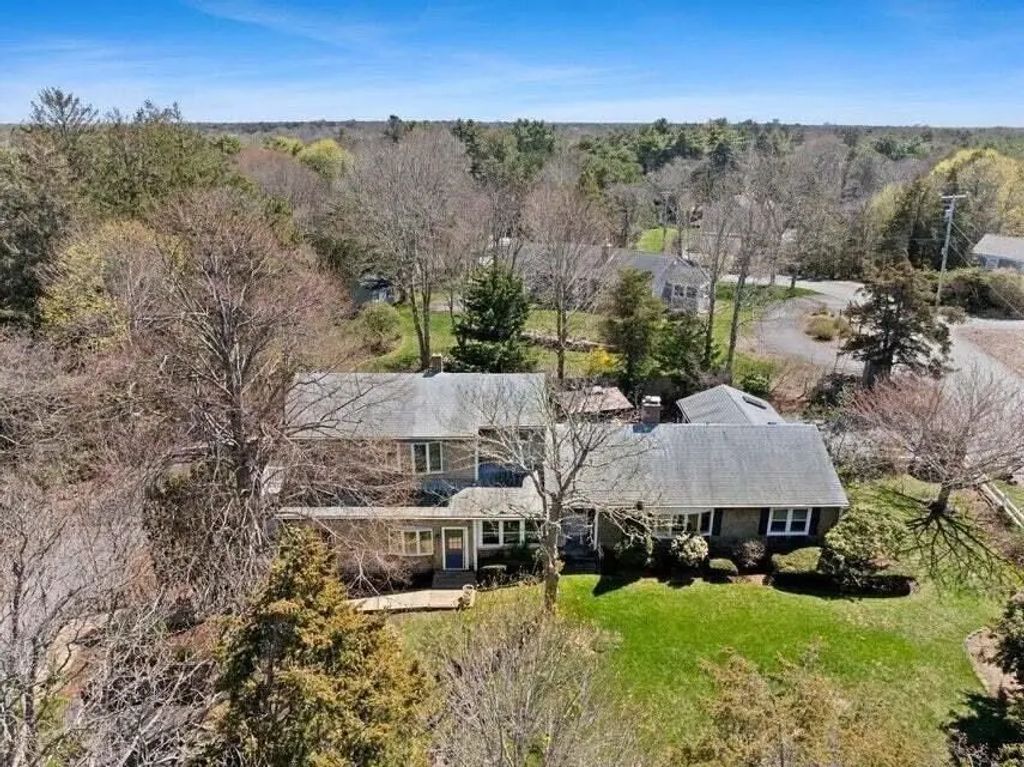 46 Monument View Rd, Dennis