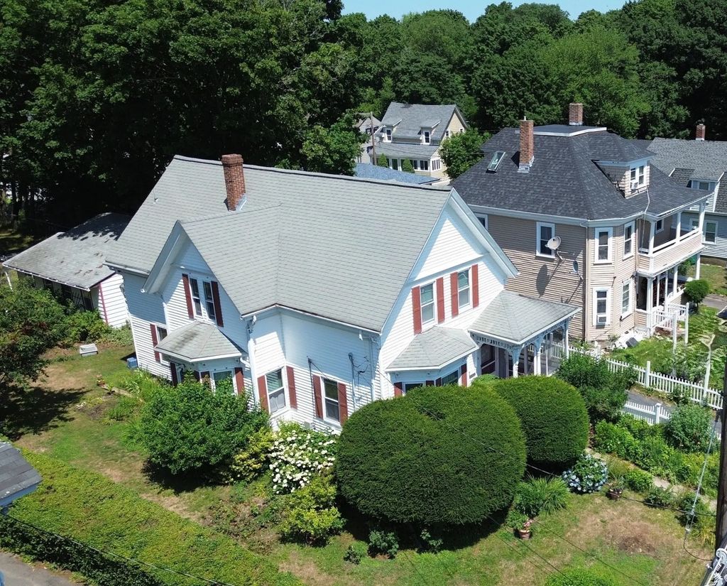 53 Moraine St, Brockton