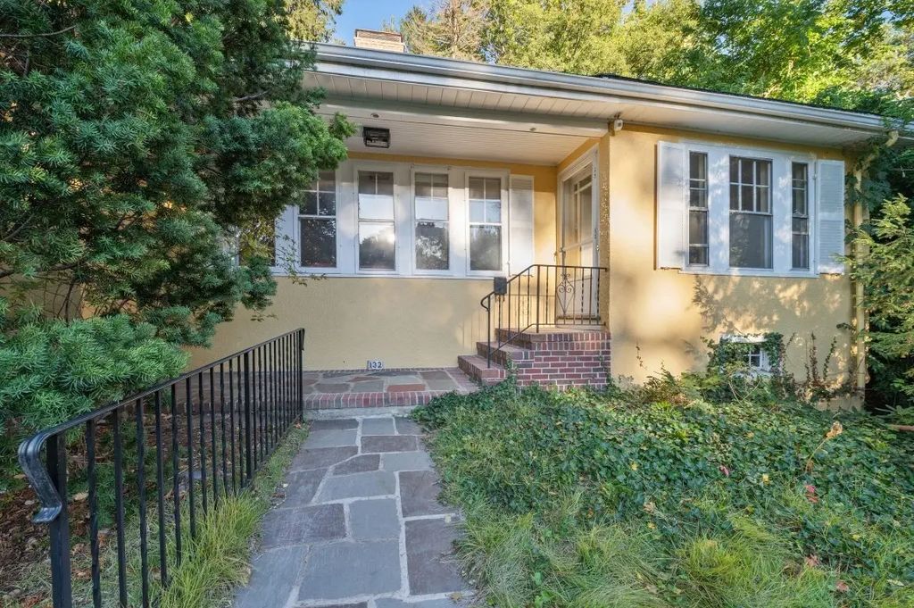 132 Beaumont Ave, Newton