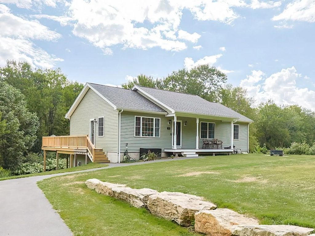 30 Town Farm Rd, North Brookfield
