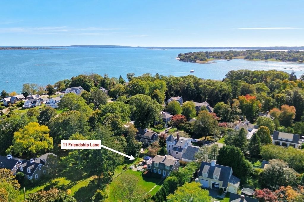 11 Friendship Lane, Duxbury