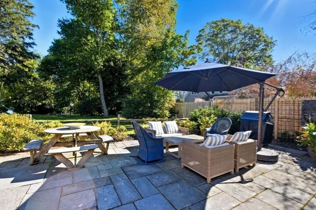 11 Friendship Lane, Duxbury