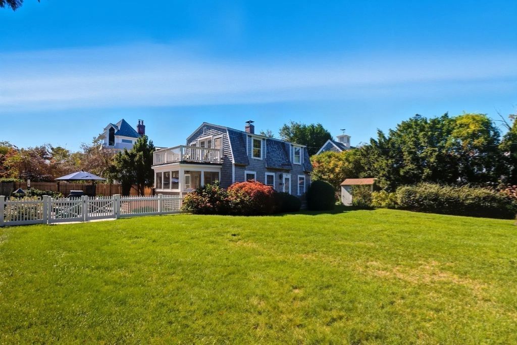 11 Friendship Lane, Duxbury