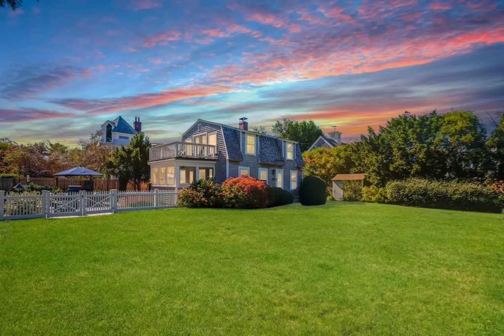 11 Friendship Lane, Duxbury