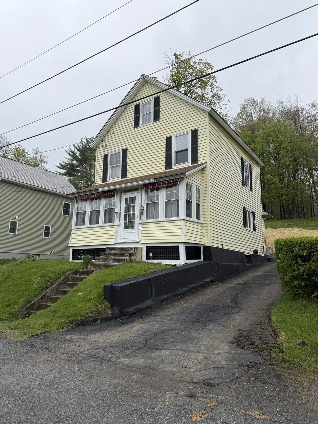 31 Millard Ave, Clarksburg