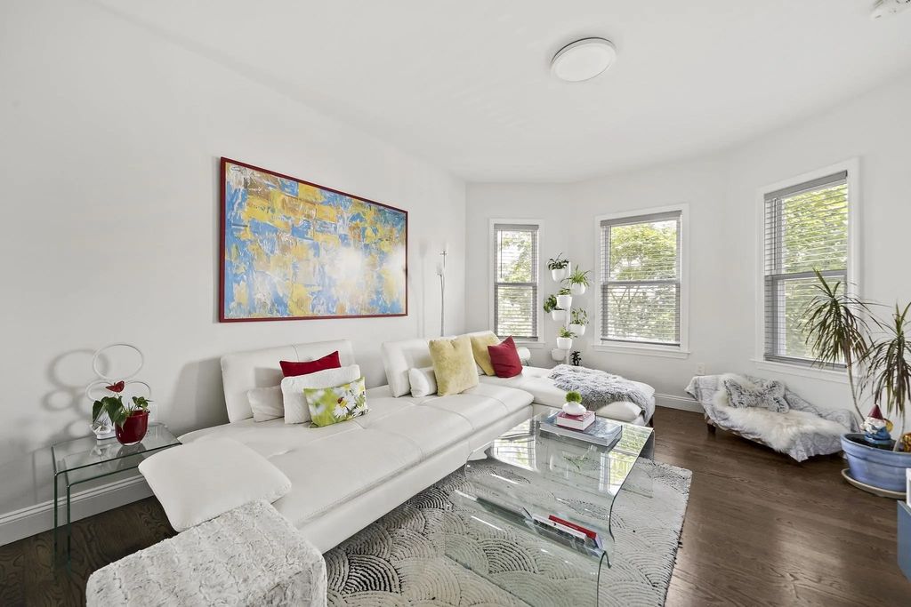 27 Whitten St #2, Boston