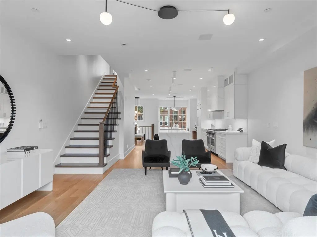 555 East Broadway #555, Boston