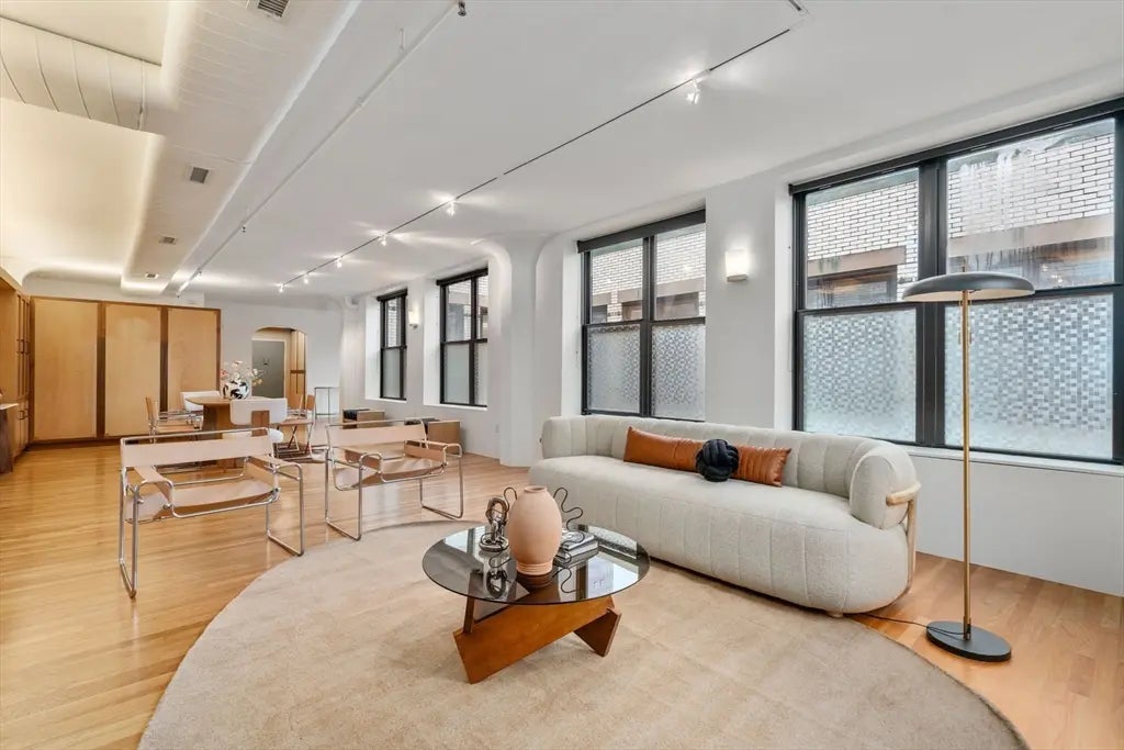 453 Washington St #11e, Boston