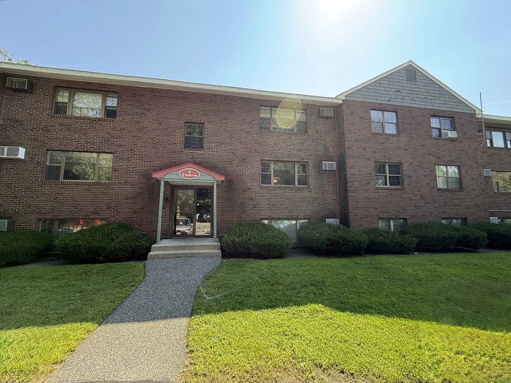 15 Spencer Rd #26e, Boxborough