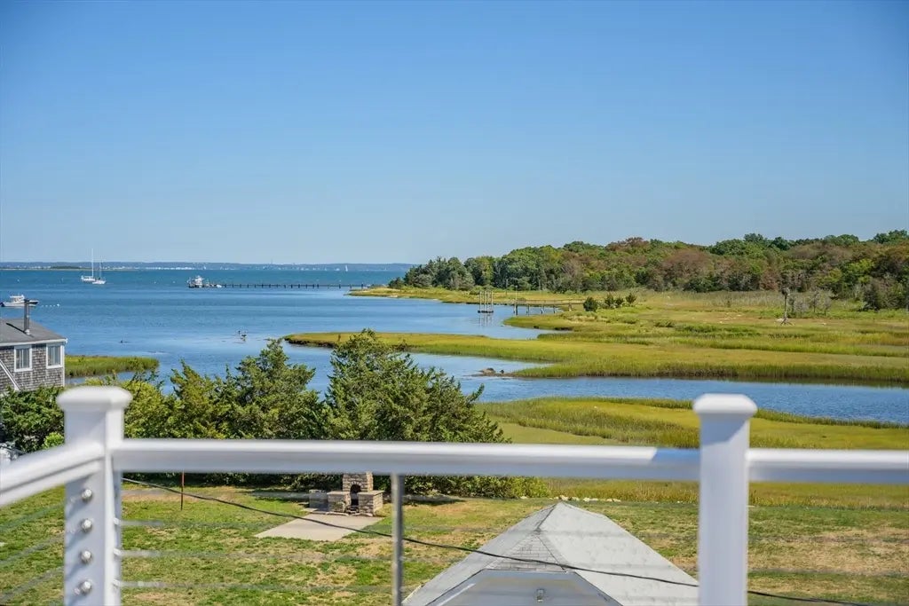 1 Starboard Way, Mattapoisett