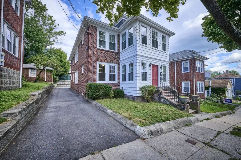 17 Charlemont #1, Boston