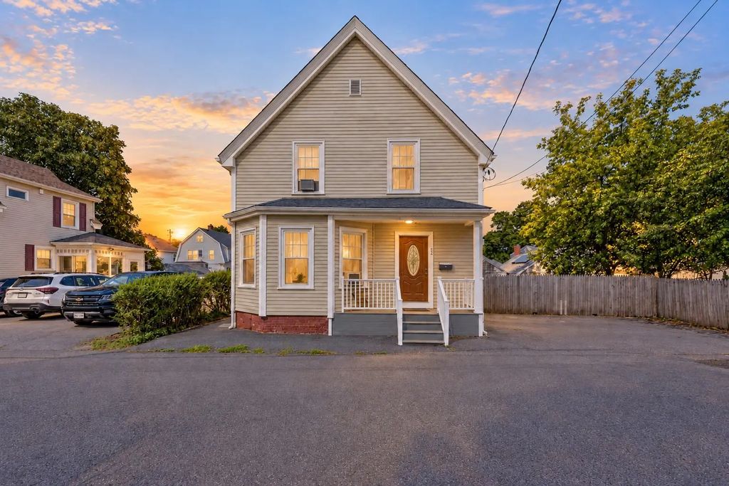 22 Emerson, Lynn