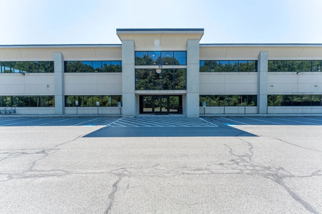 265 Benton Dr #106, East Longmeadow
