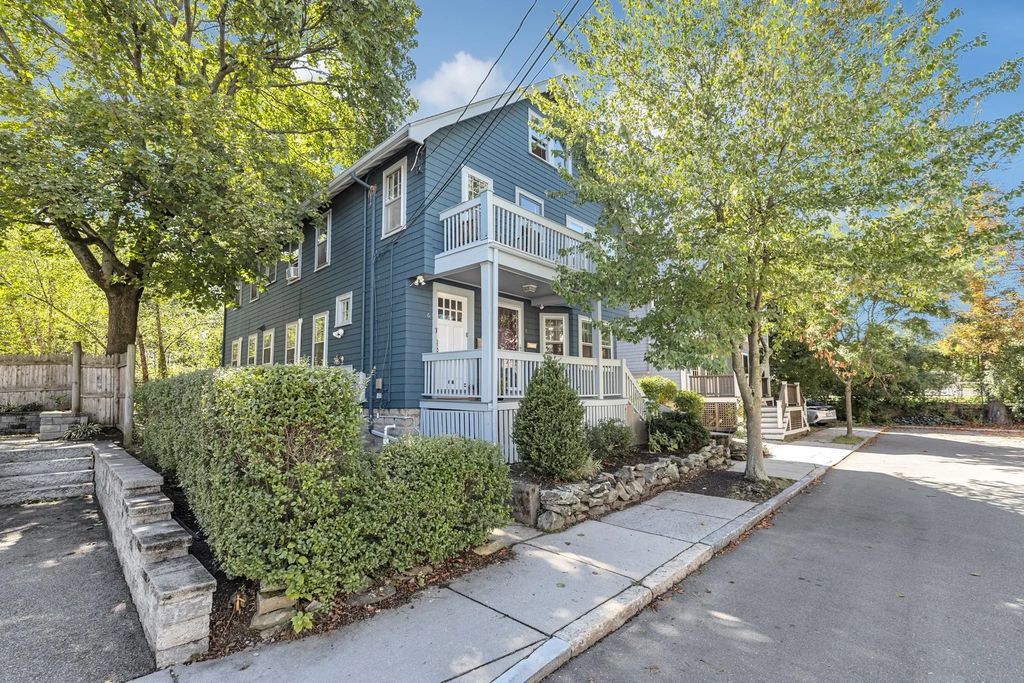 8 Hawthorne Park #8, Cambridge