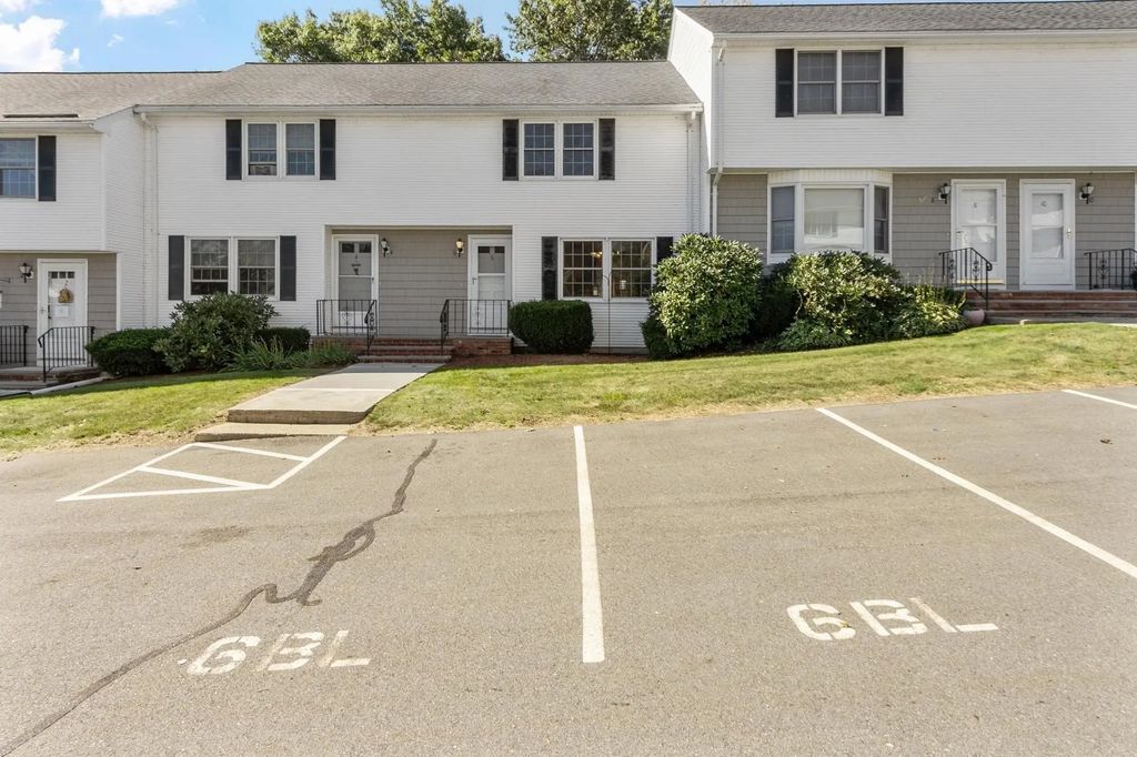 6 Brandee #6, Methuen