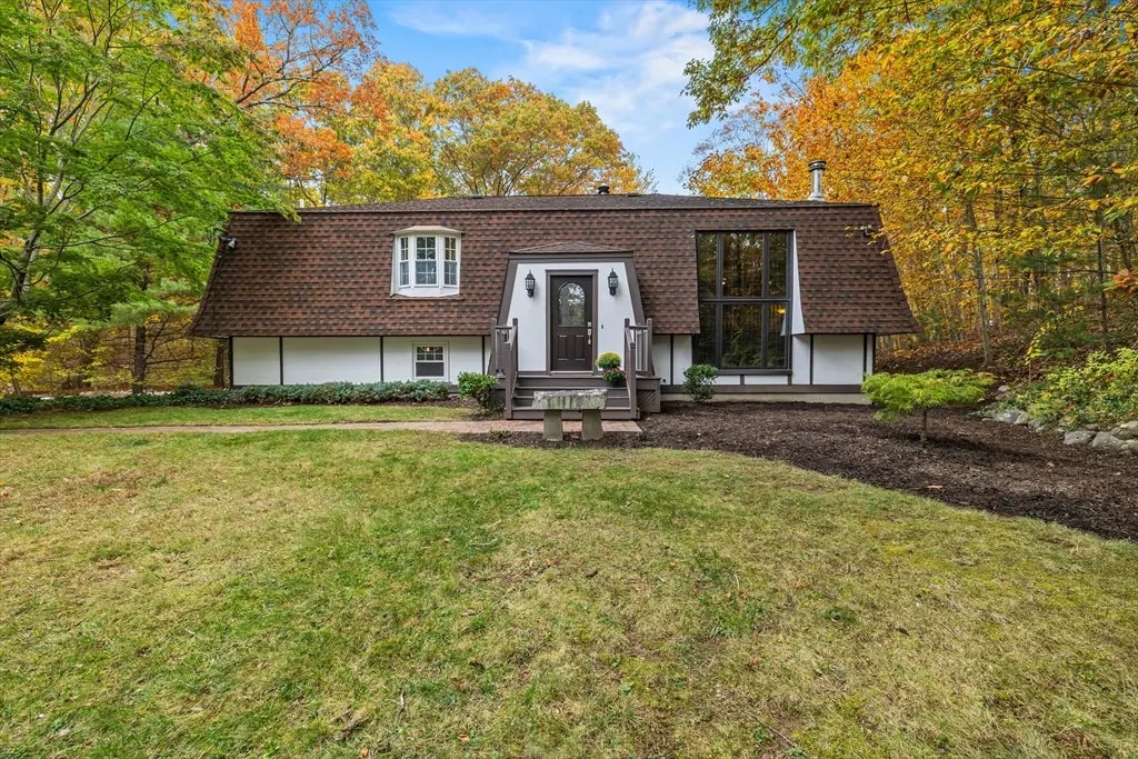 64 Ridgehill Rd., Attleboro