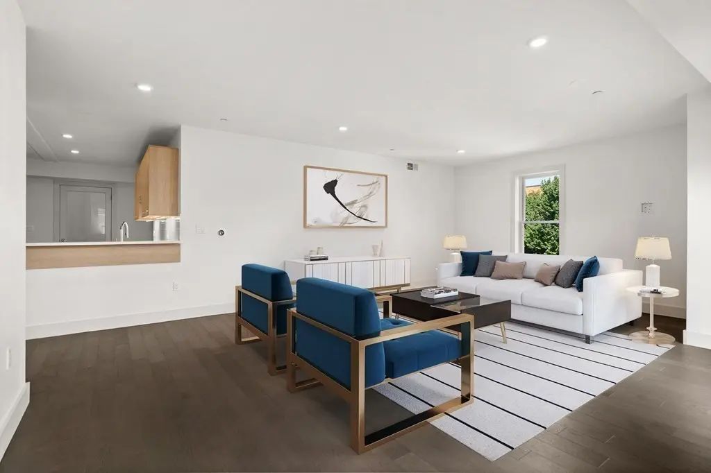 410 W Broadway #205, Boston