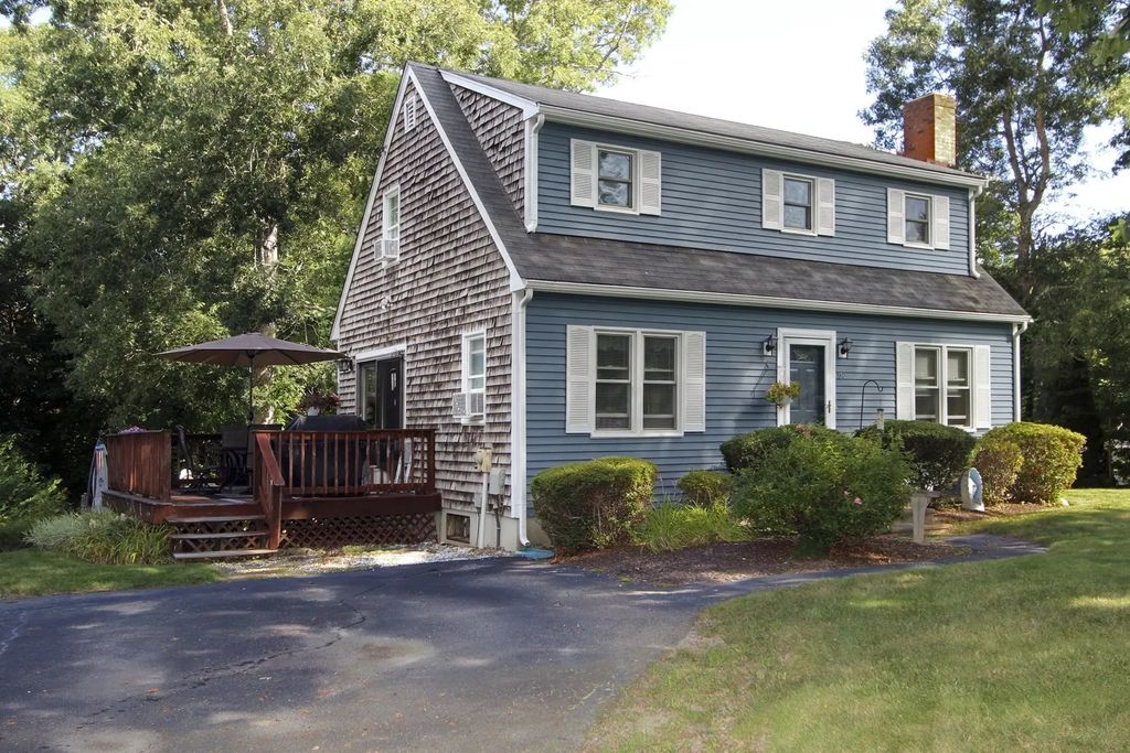99 Brentwood Circle, Plymouth