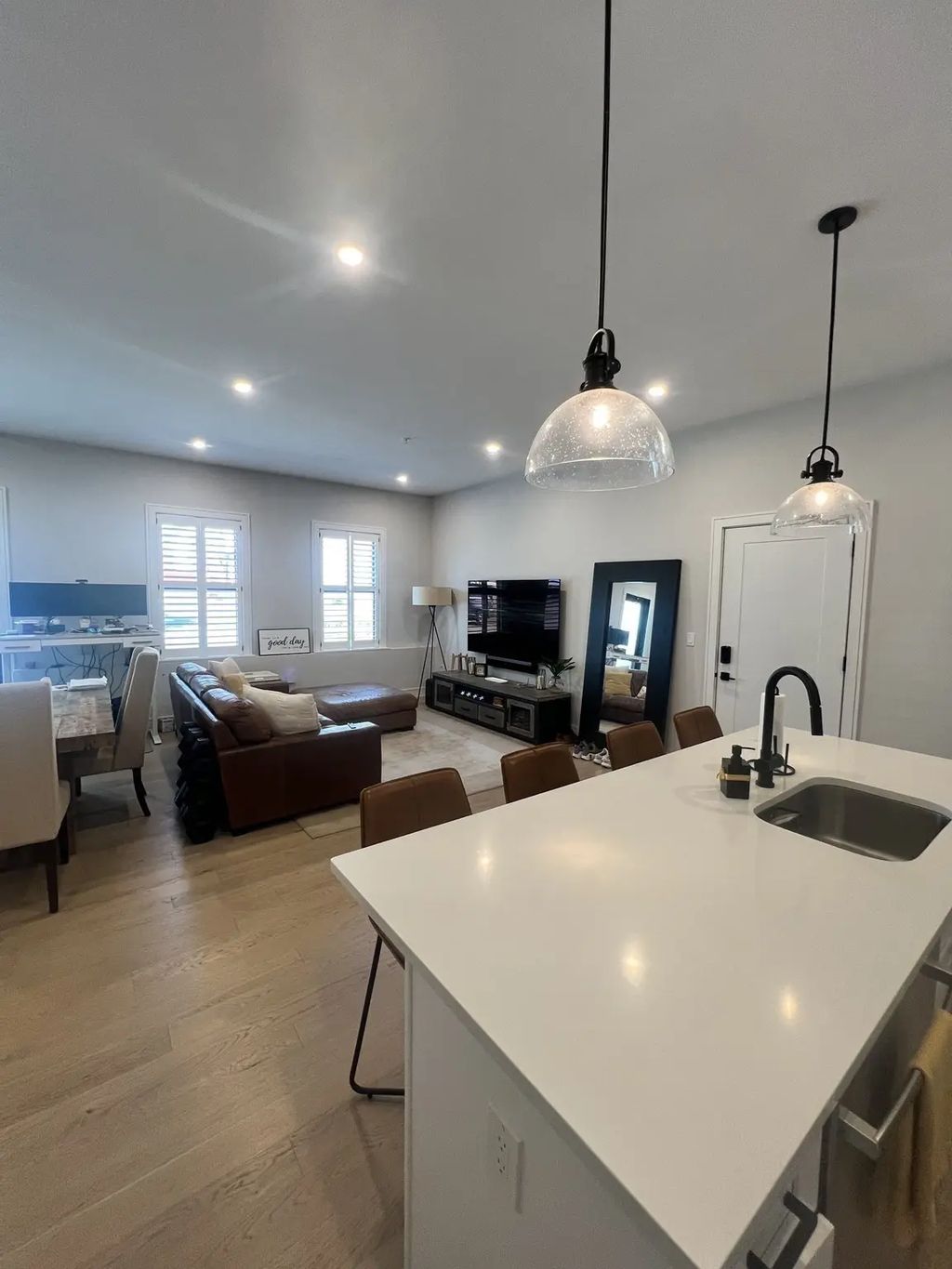 37 Horace #102, Boston