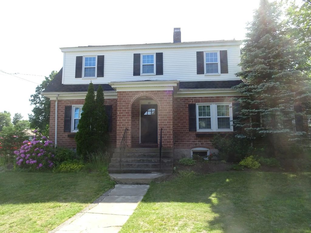 80 Center St, Burlington