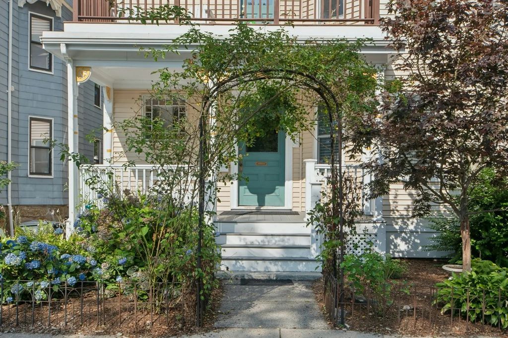42 Wyman St #3, Boston