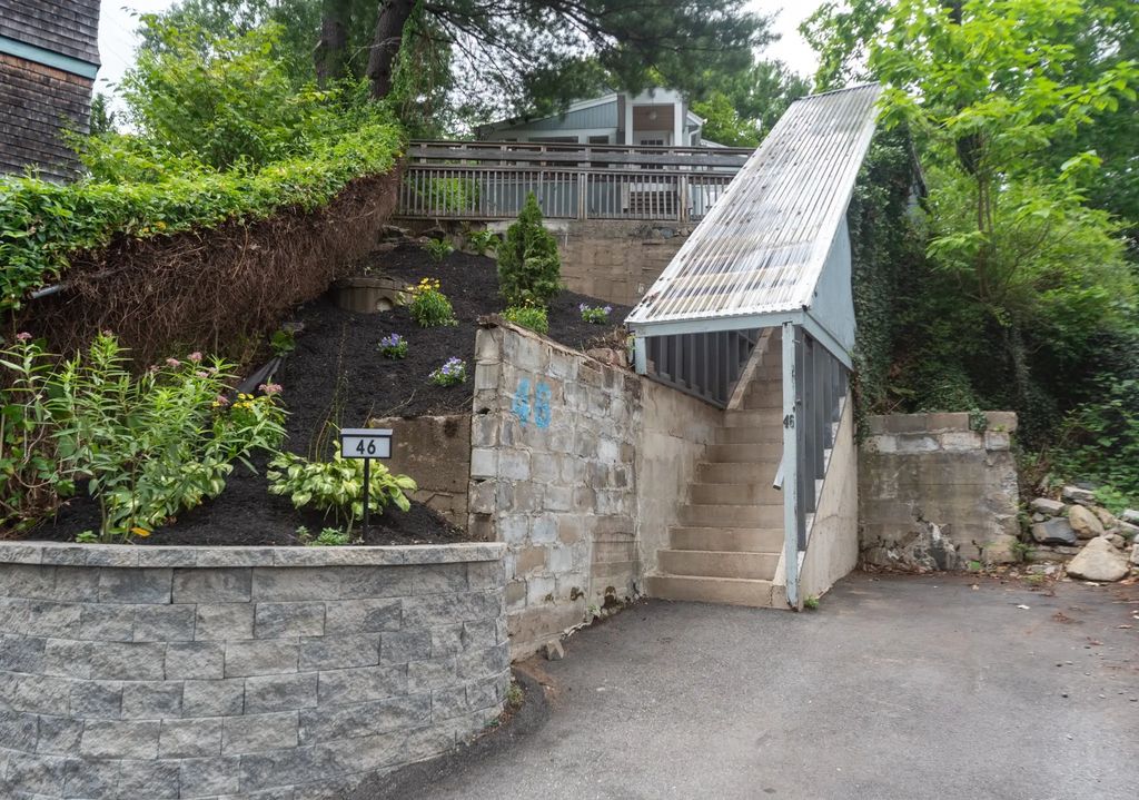 46 Circle Rd, Malden