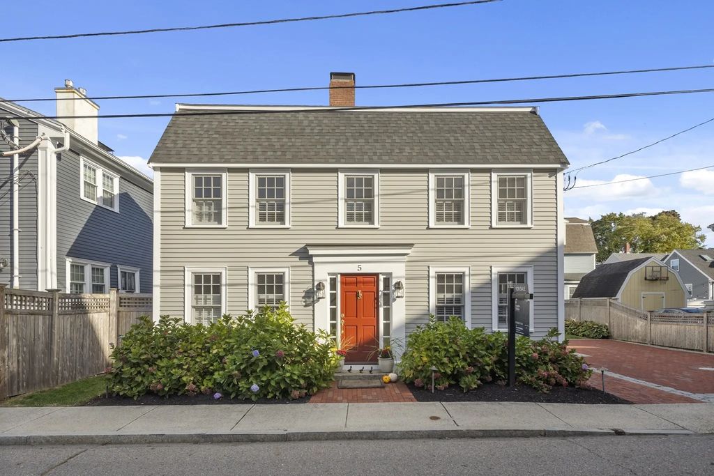 5 Salem St, Newburyport