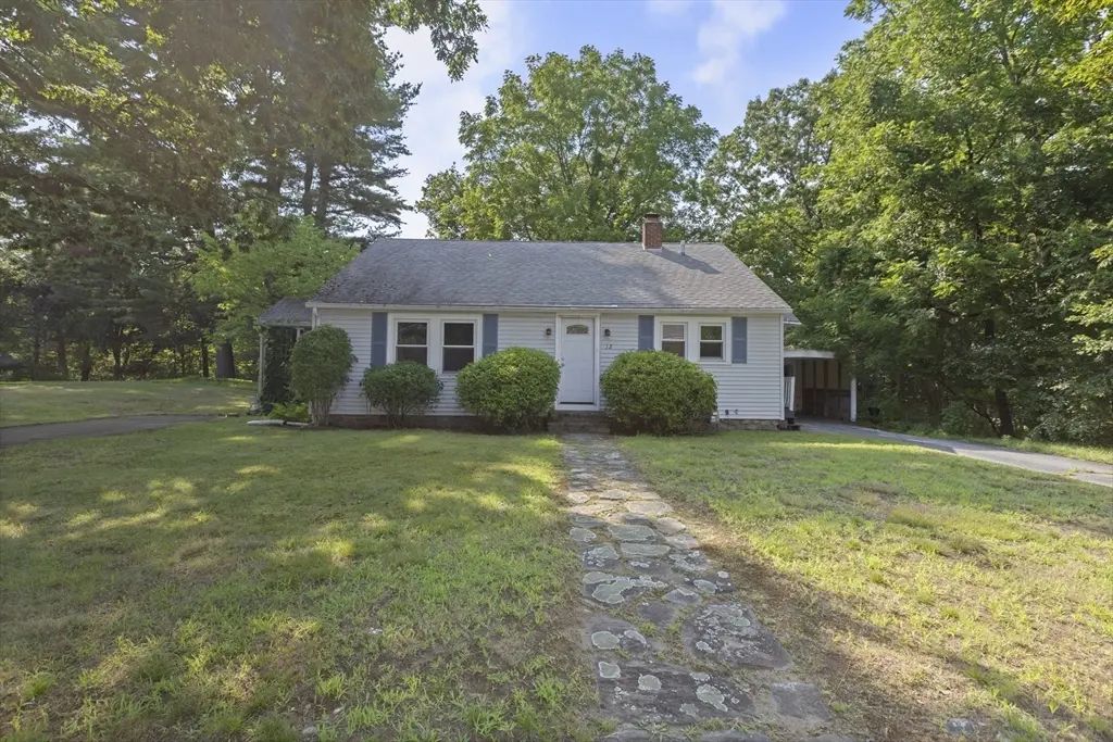 12 Cedar Ave, Millbury