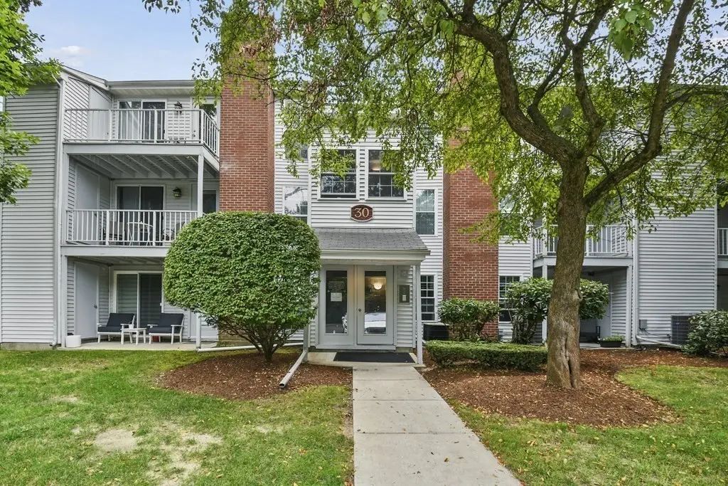 30 Walden Drive #10, Natick
