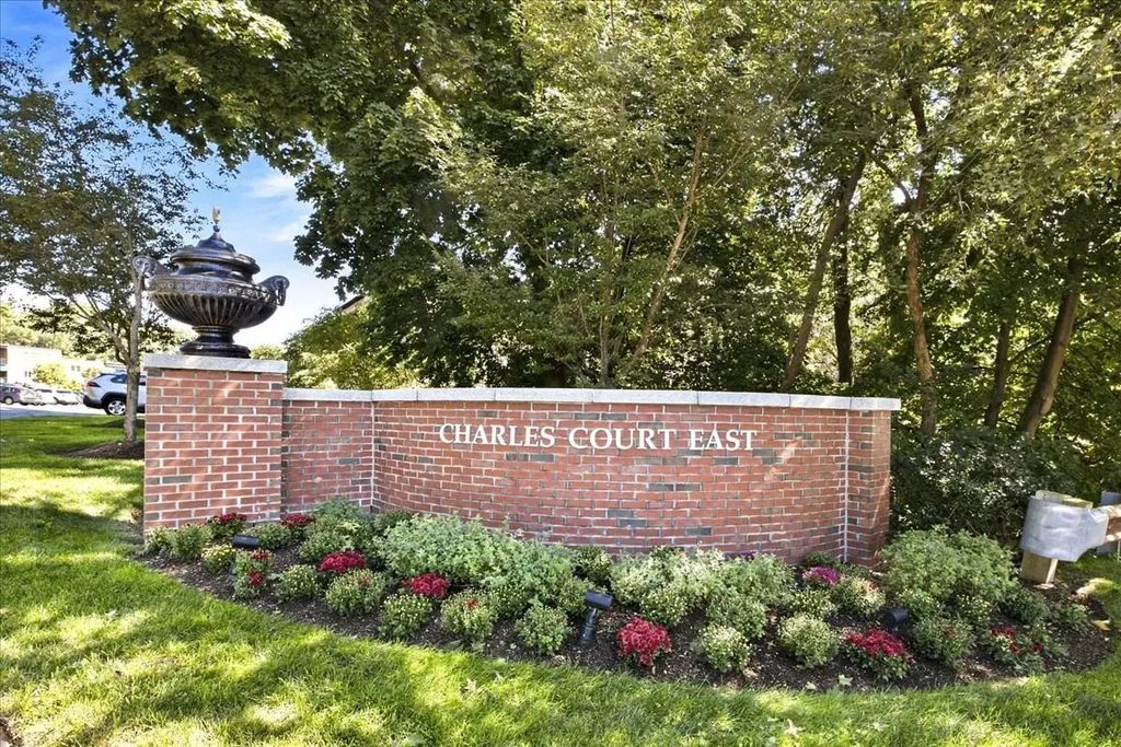 1208 Greendale Ave #211, Needham