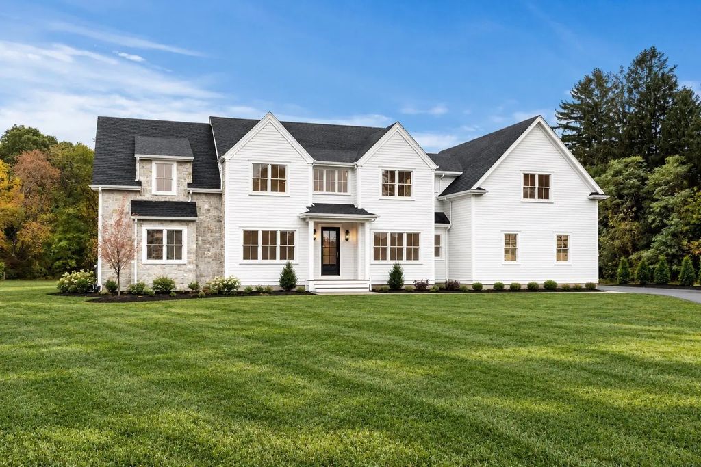 2 Cynthia Circle, Wenham