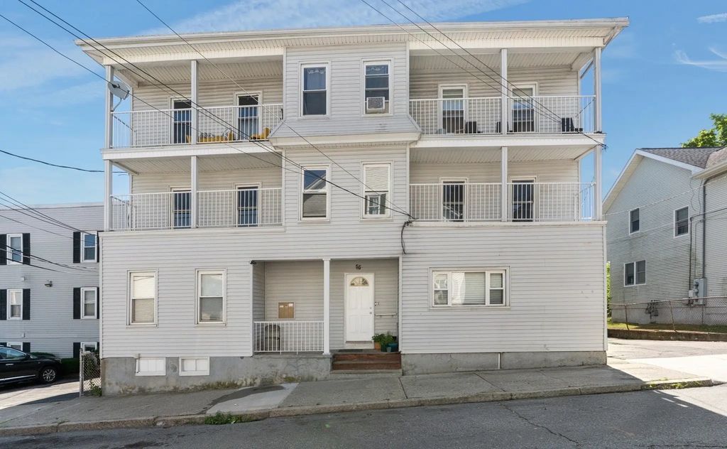 554 Third St, Fall River